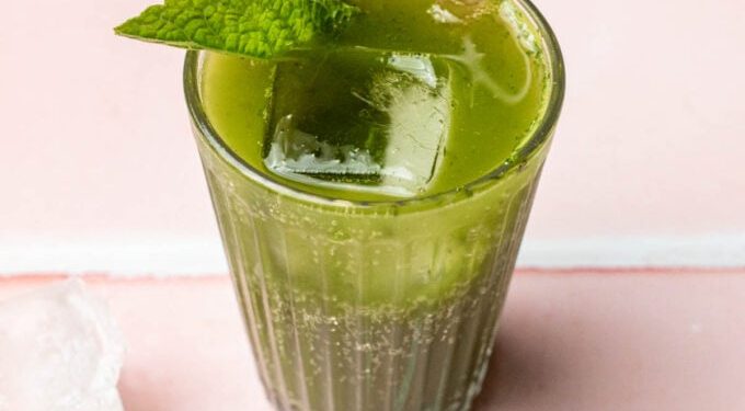 5 Minute Refreshing Matcha Soda