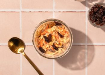 Grated Carrot Cake Overnight Oats (Vegan)